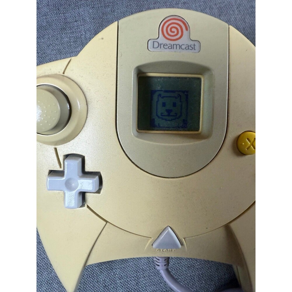 Dreamcast console with Two Controllers - Picture 6 of 7
